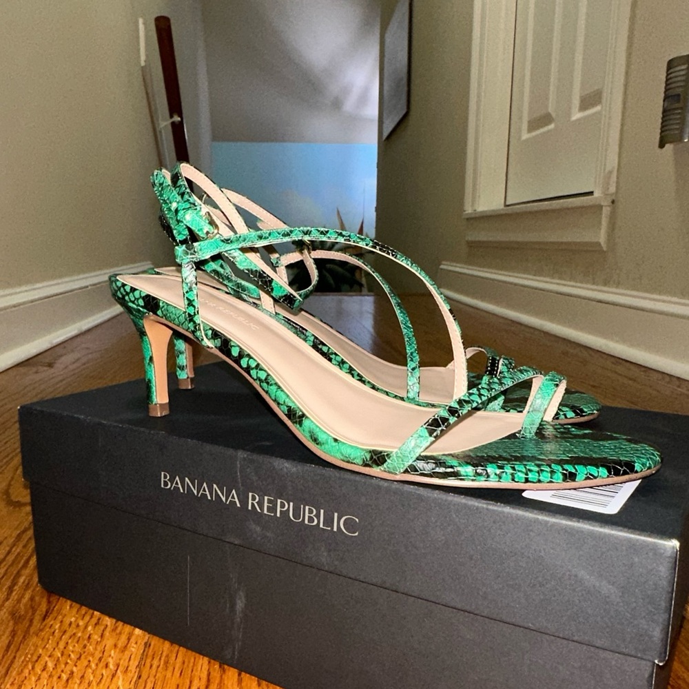 Banana Republic Leather Strappy Toe Ri Sandal sz 9 - Picture 5 of 12